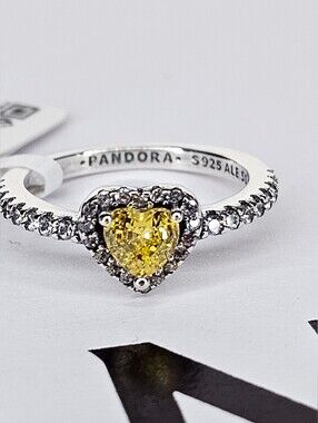 Pandora Sparkling Elevated Heart Ring